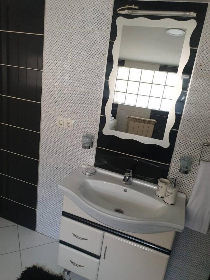 Apartman Lotos ซาราเยโว ภายนอก รูปภาพ