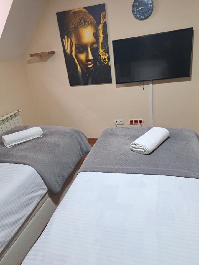 Apartman Lotos ซาราเยโว ภายนอก รูปภาพ